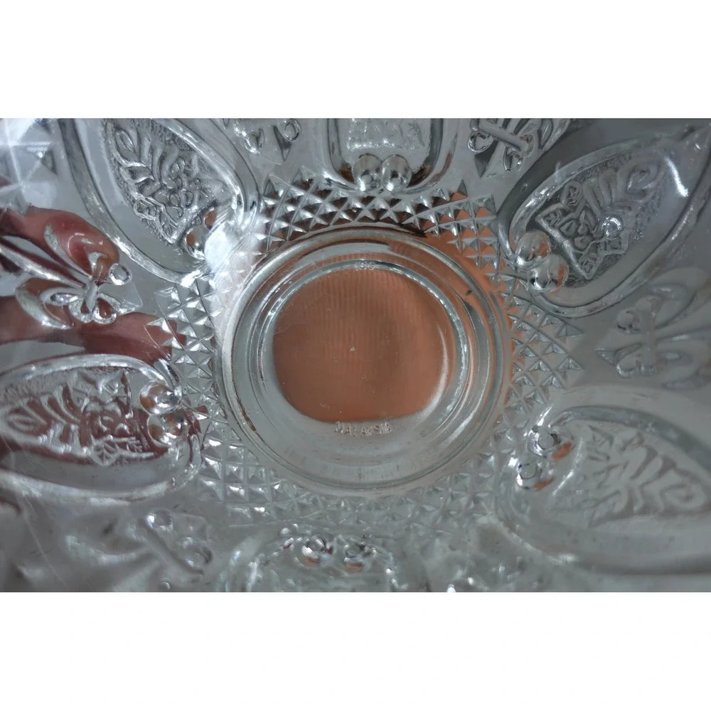 Vintage Kig Malaysia glass bowl‎ Fleur de lis and rose pattern